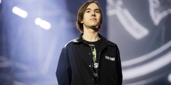 LokeN官宣退役：生涯巅峰都在LPL，与Lvmao搭档多年